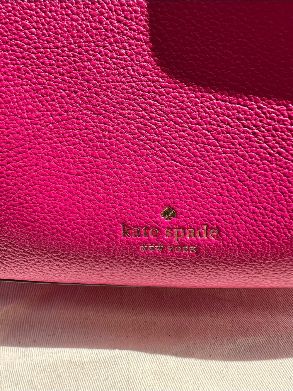Kate Spade small leather Bucket/shoulder/crossbody bag - Picture 3 of 11